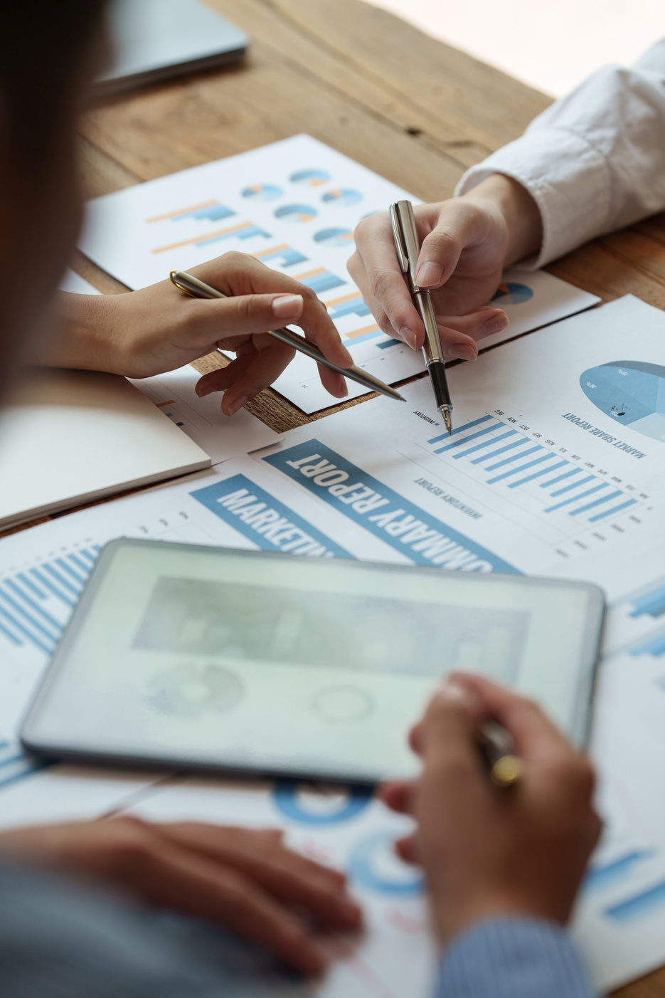 Fund Managers Team Consultation and Discuss about Analysis Inves